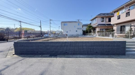 �_�ސ쌧���l�s�`�������R3���ڂ̐V�z��ˌ��Ă̑O�ʓ��H�܂ތ��n�ʐ^