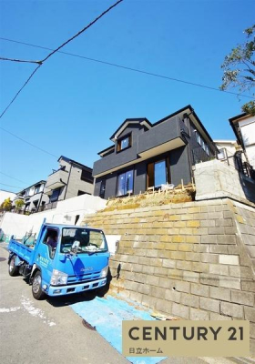 �_�ސ쌧���l�s�˒ˋ敽�˒��̐V�z��ˌ��Ă̑O�ʓ��H�܂ތ��n�ʐ^