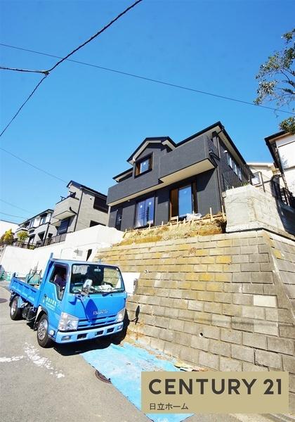 �_�ސ쌧���l�s�˒ˋ敽�˒��̐V�z��ˌ��Ă̑O�ʓ��H�܂ތ��n�ʐ^