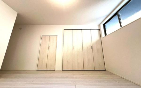 �_�ސ쌧���l�s�˒ˋ�앑��3���ڂ̐V�z��ˌ��Ă̎q������