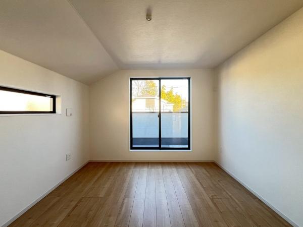 �_�ސ쌧���s���Ë�k���̐V�z��ˌ��Ă̎q������