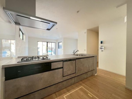 �_�ސ쌧���s���Ë�k���̐V�z��ˌ��ẴL�b�`��