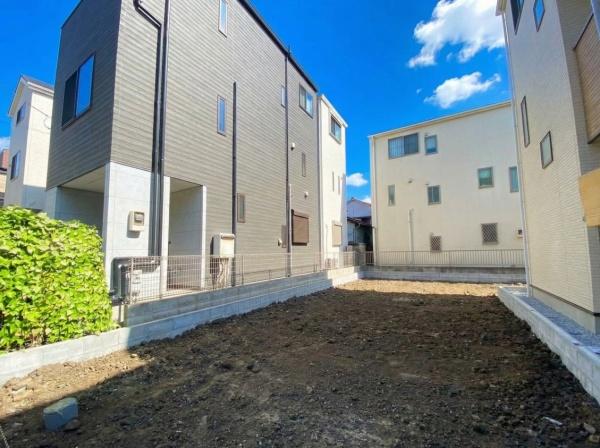 �_�ސ쌧���s�����抡�h�̐V�z��ˌ��Ă̑O�ʓ��H�܂ތ��n�ʐ^