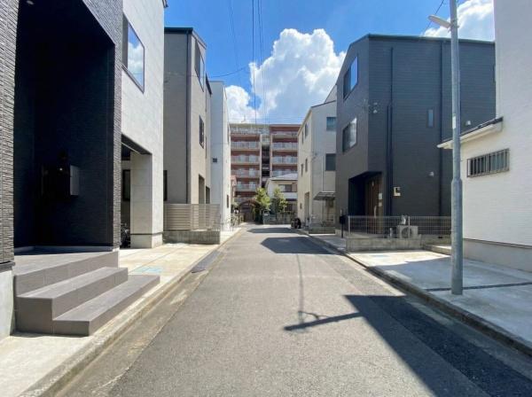 �_�ސ쌧���s�����抡�h�̐V�z��ˌ��Ă̑O�ʓ��H�܂ތ��n�ʐ^