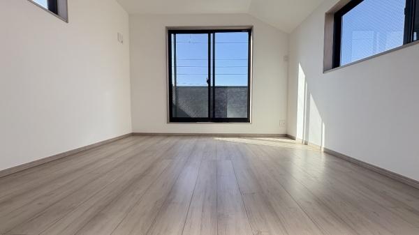 �_�ސ쌧���l�s�ߌ��擌����3���ڂ̐V�z��ˌ��Ă̗m��