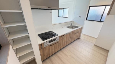 �_�ސ쌧���l�s�ߌ��擌����3���ڂ̐V�z��ˌ��ẴL�b�`��