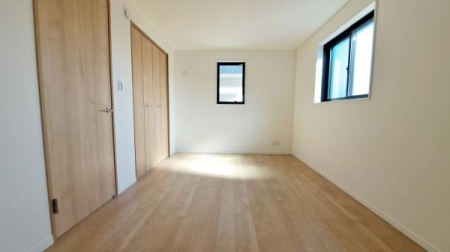 �_�ސ쌧���l�s��q��ێR1���ڂ̐V�z��ˌ��Ă̗m��