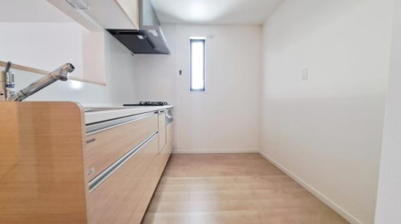 �_�ސ쌧���l�s��q��ێR1���ڂ̐V�z��ˌ��ẴL�b�`��