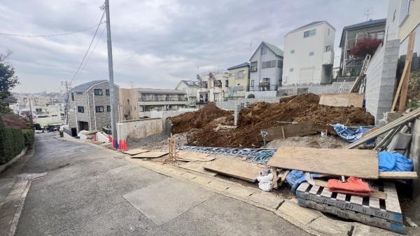 �_�ސ쌧���s�{�O��n��4���ڂ̐V�z��ˌ��Ă̂��̑����n