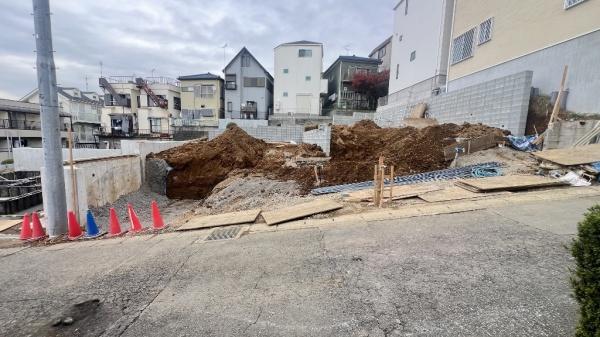 �_�ސ쌧���s�{�O��n��4���ڂ̐V�z��ˌ��Ă̂��̑����n