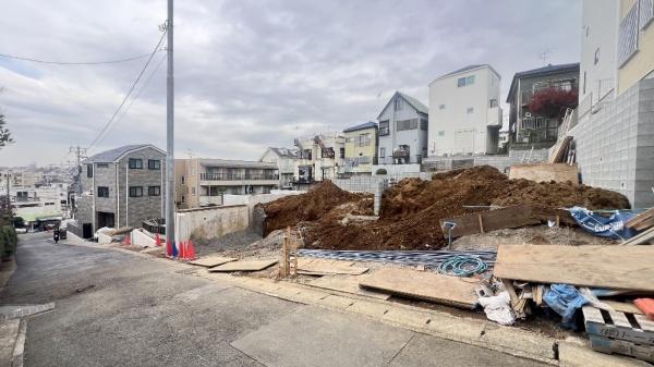 �_�ސ쌧���s�{�O��n��4���ڂ̐V�z��ˌ��Ă̂��̑����n