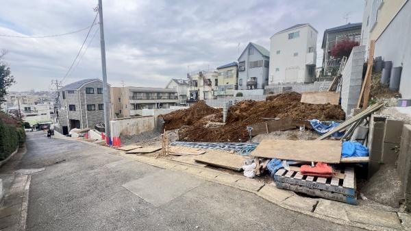 �_�ސ쌧���s�{�O��n��4���ڂ̐V�z��ˌ��Ă̂��̑����n