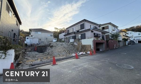 �_�ސ쌧���l�s����捂�M��2���ڂ̐V�z��ˌ��Ă̑O�ʓ��H�܂ތ��n�ʐ^