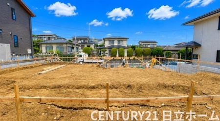 �_�ސ쌧���l�s�h��{����4���ڂ̐V�z��ˌ��Ă̑O�ʓ��H�܂ތ��n�ʐ^