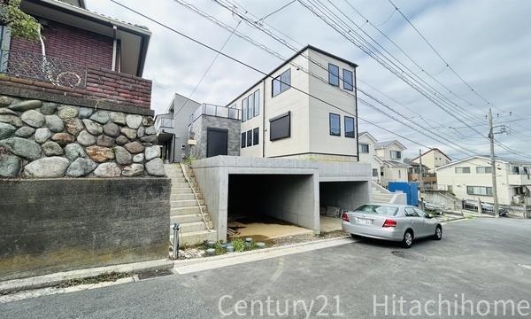 �_�ސ쌧���l�s��q��X6���ڂ̐V�z��ˌ��Ă̑O�ʓ��H�܂ތ��n�ʐ^
