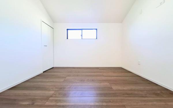 �_�ސ쌧���l�s����{�h���̐V�z��ˌ��Ă̎q������