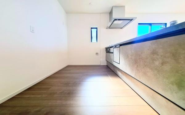 �_�ސ쌧���l�s����{�h���̐V�z��ˌ��ẴL�b�`��