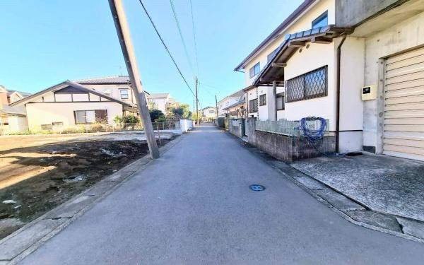 �_�ސ쌧���l�s���J��{��2���ڂ̓y�n�̑O�ʓ��H�܂ތ��n�ʐ^