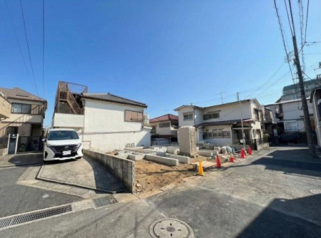 �_�ސ쌧���l�s�_�ސ�揼����4���ڂ̐V�z��ˌ��Ă̑O�ʓ��H�܂ތ��n�ʐ^