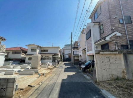 �_�ސ쌧���l�s�_�ސ�揼����4���ڂ̐V�z��ˌ��Ă̑O�ʓ��H�܂ތ��n�ʐ^