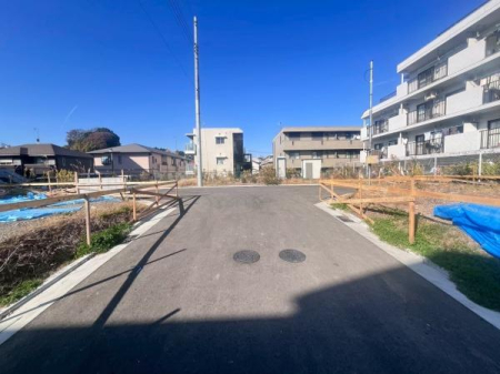 �_�ސ쌧���l�s�`�k�撹�R���̓y�n�̑O�ʓ��H�܂ތ��n�ʐ^