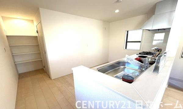 �_�ސ쌧���l�s�`�k��j����5���ڂ̐V�z��ˌ��ẴL�b�`��