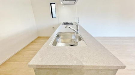 �_�ސ쌧���l�s�˒ˋ�˒˒��̐V�z��ˌ��ẴL�b�`��