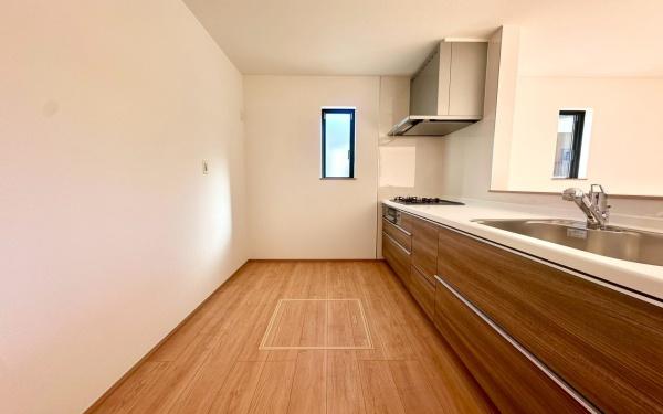 �_�ސ쌧���l�s�˒ˋ�앑��4���ڂ̐V�z��ˌ��ẴL�b�`��