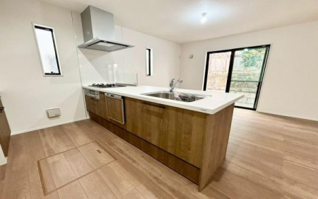 �_�ސ쌧���l�s�`��扺�i�J5���ڂ̐V�z��ˌ��ẴL�b�`��