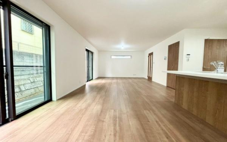 �_�ސ쌧���l�s�`��扺�i�J5���ڂ̐V�z��ˌ��Ẵ��r���O