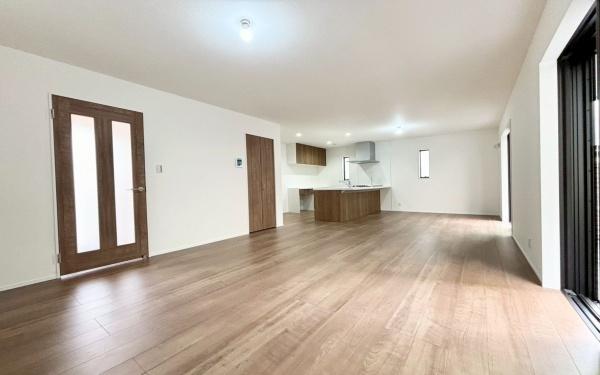 �_�ސ쌧���l�s�`��扺�i�J5���ڂ̐V�z��ˌ��Ẵ��r���O