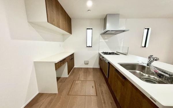 �_�ސ쌧���l�s�`��扺�i�J5���ڂ̐V�z��ˌ��ẴL�b�`��