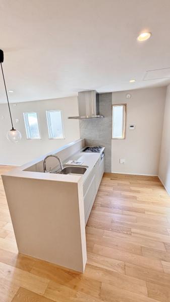 �_�ސ쌧����s�ғ����C��3���ڂ̐V�z��ˌ��ẴL�b�`��