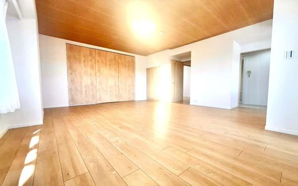 �_�ސ쌧���l�s�ۓy�P�J�捡�䒬�̒��Ã}���V�����̃��r���O