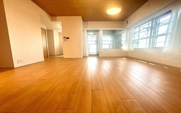 �_�ސ쌧���l�s�ۓy�P�J�捡�䒬�̒��Ã}���V�����̃��r���O