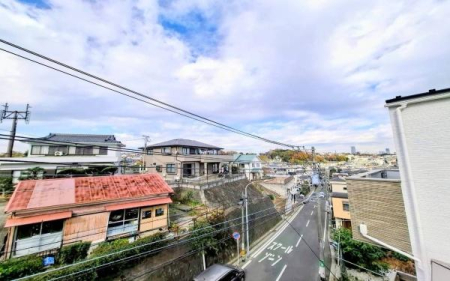 �_�ސ쌧���l�s��q�扪��2���ڂ̐V�z��ˌ��Ă̏Z�˂���̒��]�ʐ^