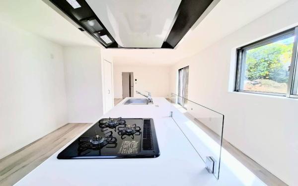 �_�ސ쌧���l�s��q�扪��2���ڂ̐V�z��ˌ��ẴL�b�`��