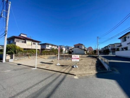 �_�ސ쌧���l�s�h��j���2���ڂ̐V�z��ˌ��Ă̑O�ʓ��H�܂ތ��n�ʐ^