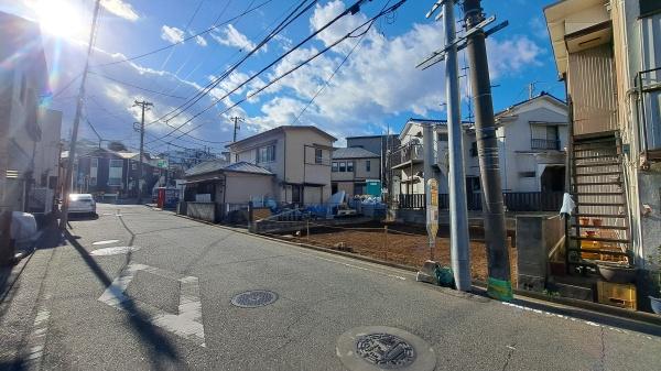 �_�ސ쌧���l�s���挳�v�ے��̓y�n�̑O�ʓ��H�܂ތ��n�ʐ^