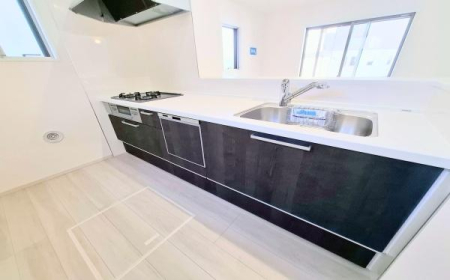 �_�ސ쌧���l�s�˒ˋ挴�h5���ڂ̐V�z��ˌ��ẴL�b�`��