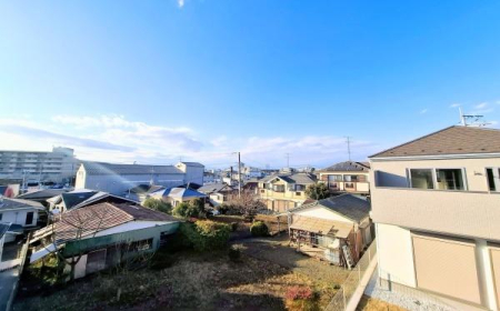 �_�ސ쌧���l�s�˒ˋ挴�h5���ڂ̐V�z��ˌ��Ă̏Z�˂���̒��]�ʐ^