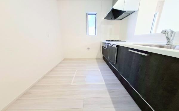 �_�ސ쌧���l�s�˒ˋ挴�h5���ڂ̐V�z��ˌ��ẴL�b�`��