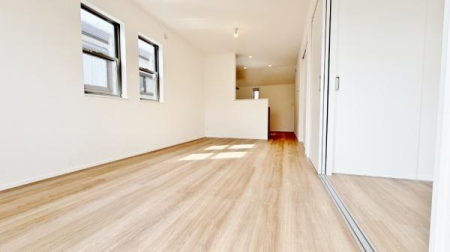 �_�ސ쌧���l�s�ߌ����̋{1���ڂ̐V�z��ˌ��Ẵ��r���O