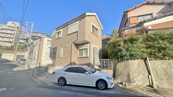 �_�ސ쌧���l�s�ߌ���k����5���ڂ̒��È�ˌ��Ă̑O�ʓ��H�܂ތ��n�ʐ^