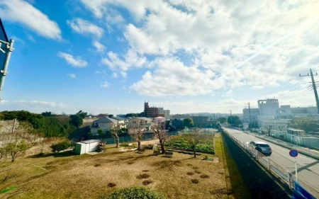 �_�ސ쌧���l�s�`����뒬�̐V�z��ˌ��Ă̏Z�˂���̒��]�ʐ^