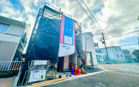 �_�ސ쌧���l�s�`����뒬�̐V�z��ˌ��Ă̑O�ʓ��H�܂ތ��n�ʐ^