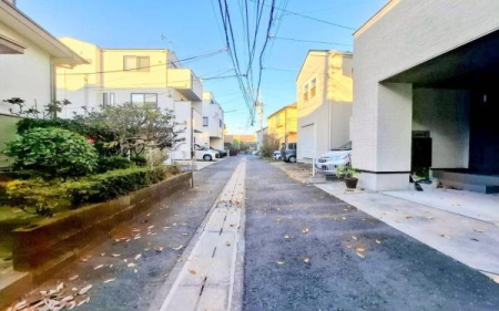 �_�ސ쌧���s������h�͌�1���ڂ̒��È�ˌ��Ă̑O�ʓ��H�܂ތ��n�ʐ^