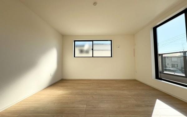 �_�ސ쌧���l�s�s�}�擌�R�c1���ڂ̐V�z��ˌ��Ă̐Q��