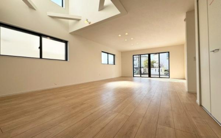 �_�ސ쌧���l�s�s�}�擌�R�c1���ڂ̐V�z��ˌ��Ẵ��r���O