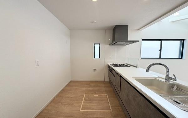 �_�ސ쌧���l�s�s�}�擌�R�c1���ڂ̐V�z��ˌ��ẴL�b�`��